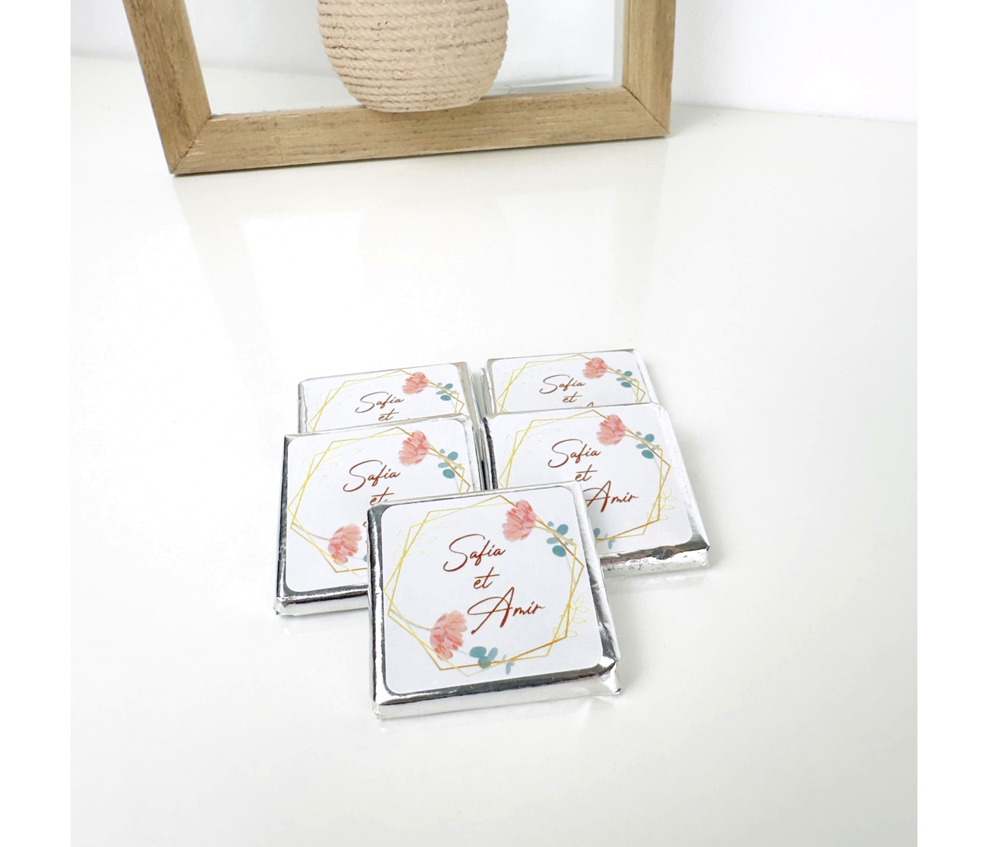 Cadeau invité chocolat personnalisé avec sticker