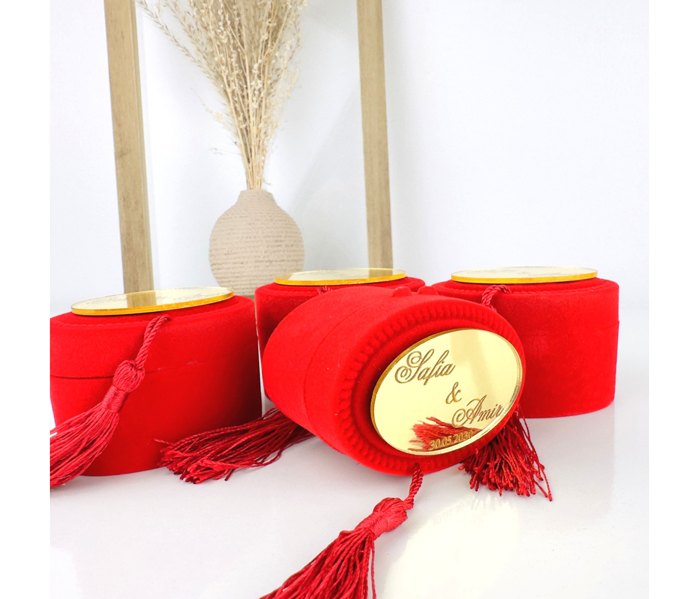 Cadeau invité contenant à dragées velours rouge