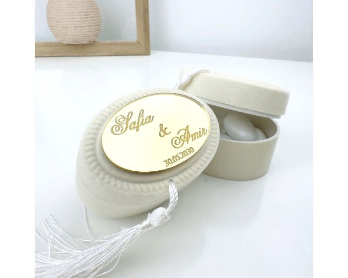 Cadeau invité contenant à dragées velours beige