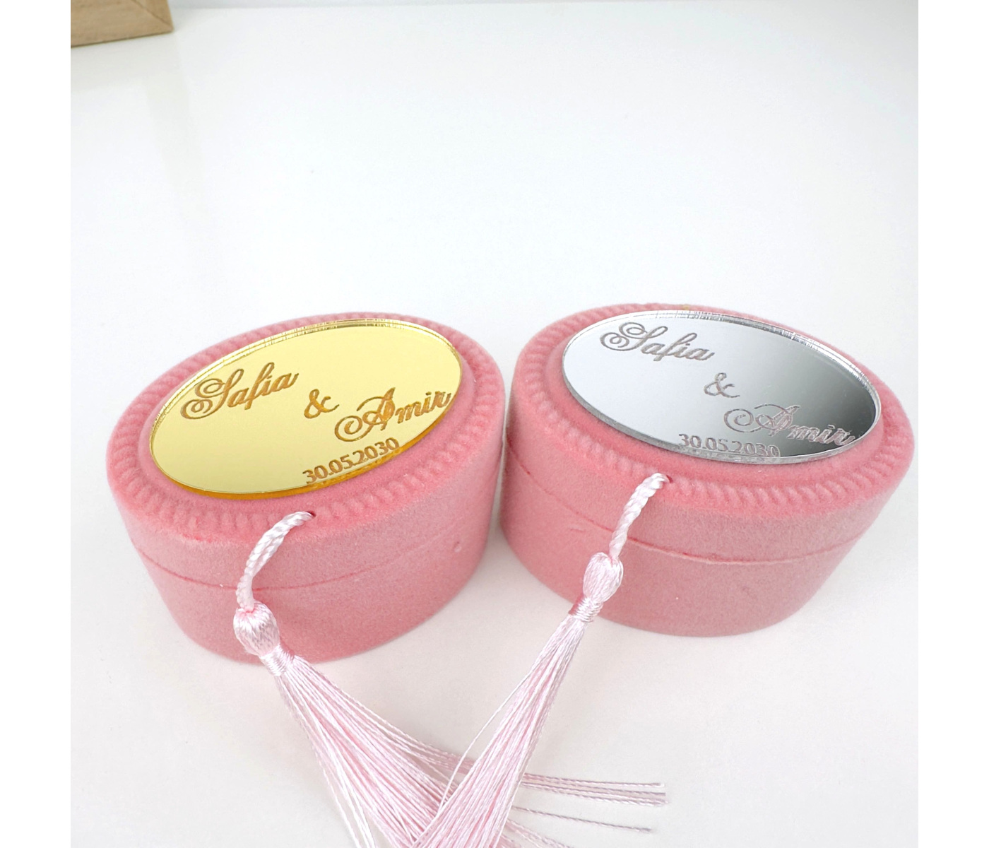 Cadeau invité contenant à dragées velours rose