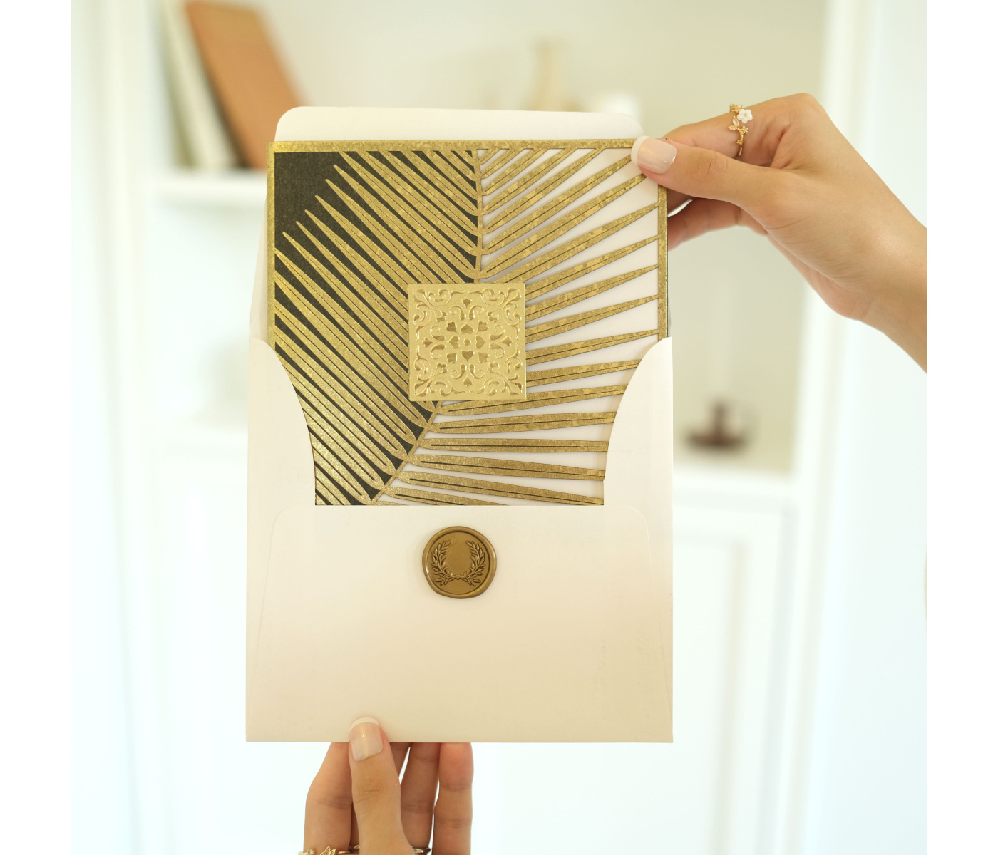 Carte d'invitation mariage dorée