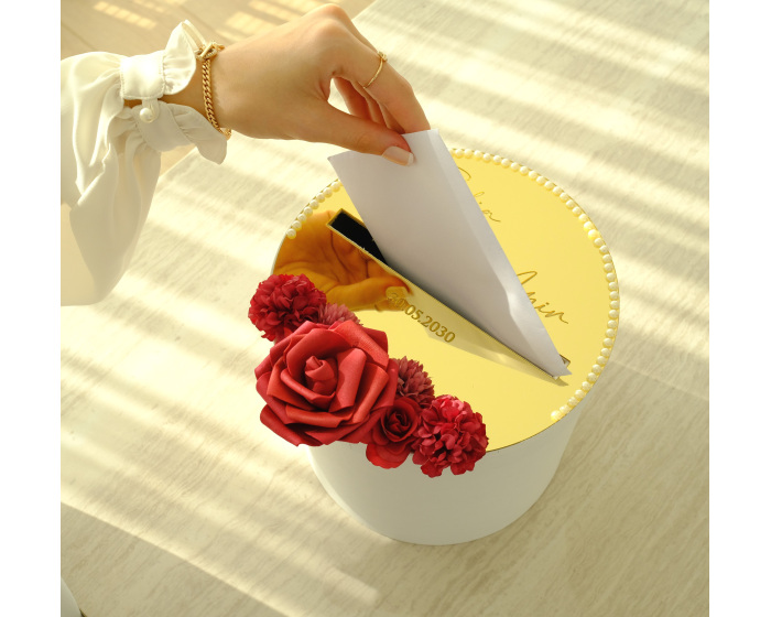 Urne élégante avec rose